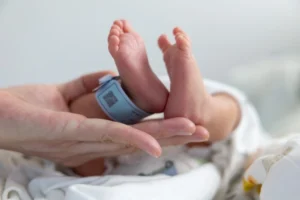 Heading back to work with a newborn at home? These tips will help you return to your job with confidence and find balance in the transition!