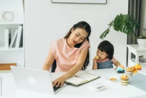 Unlock Work-Life Balance for Busy Parents: Thrive with Downtown Childcare