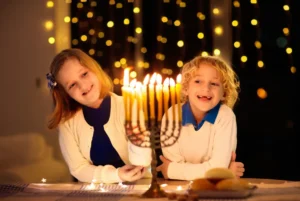 Expert babysitting tips for navigating the holidays. Learn how to manage schedules, maintain routines, and plan festive activities for kids.