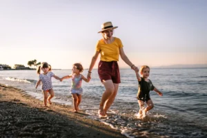 Learn how to plan nanny compensation, scheduling, and travel logistics for holidays and vacations. Ensure a stress-free experience for all.