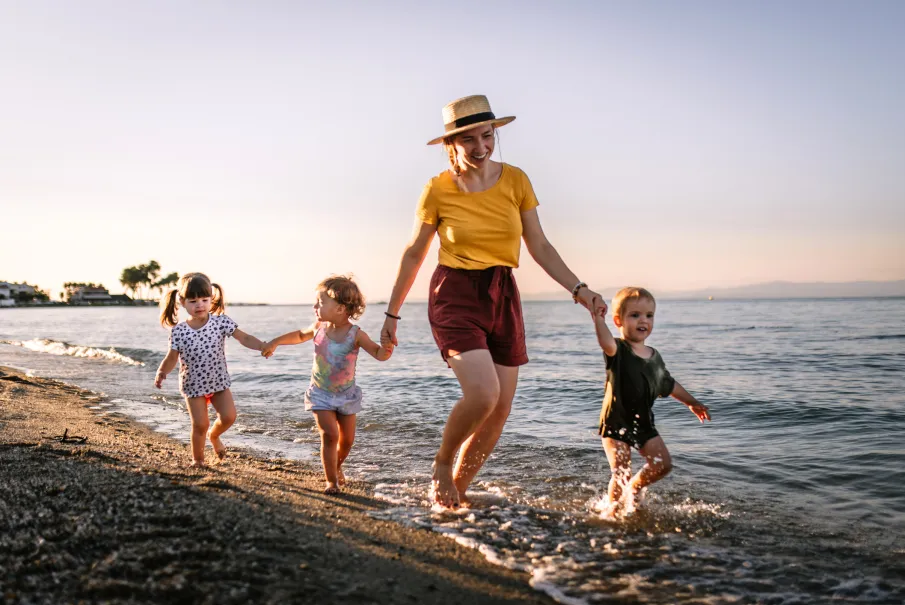 Learn how to plan nanny compensation, scheduling, and travel logistics for holidays and vacations. Ensure a stress-free experience for all.