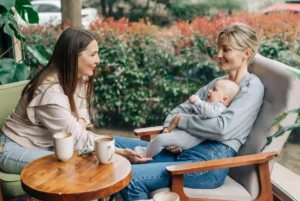 Build a stronger bond with your caregiver through effective feedback. Improve communication using tips for conducting babysitter reviews.