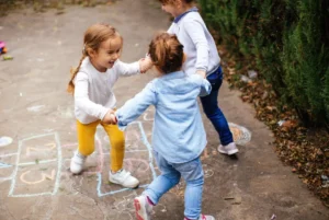 Keep kids engaged and calm. This professional nanny guide makes organizing playdates simple, safe, and stress-free for caregivers.