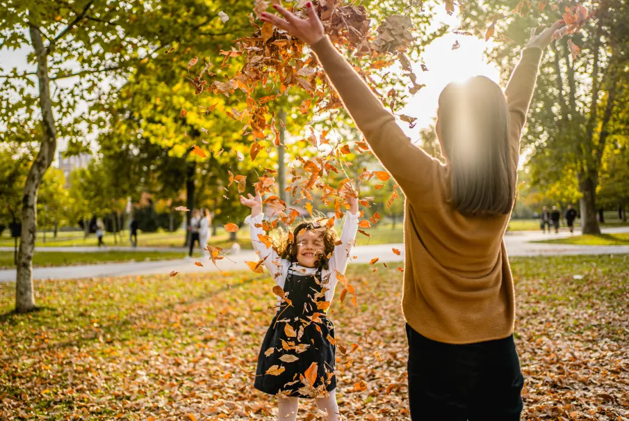 Flexible fall break childcare options give busy parents peace of mind while keeping kids engaged all autumn long.