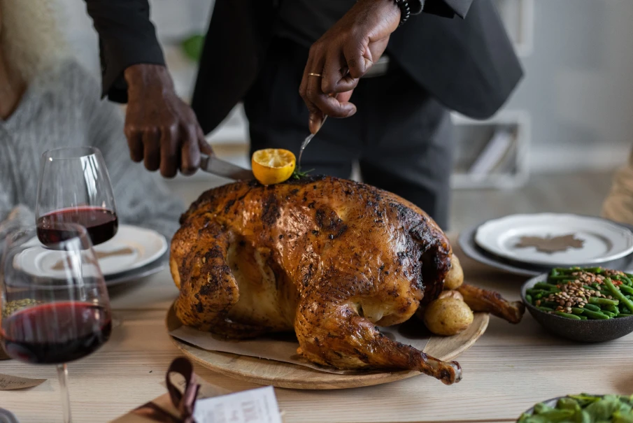 Engage toddlers, school-age kids, and teens in Lexington this Thanksgiving with creative activities, cooking tasks, and Jovie care.
