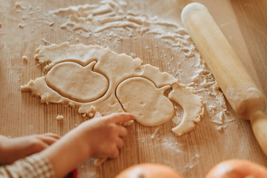 Simplify holiday host duties with kid-friendly Thanksgiving activities in Indianapolis, creative crafts, and reliable Jovie care.
