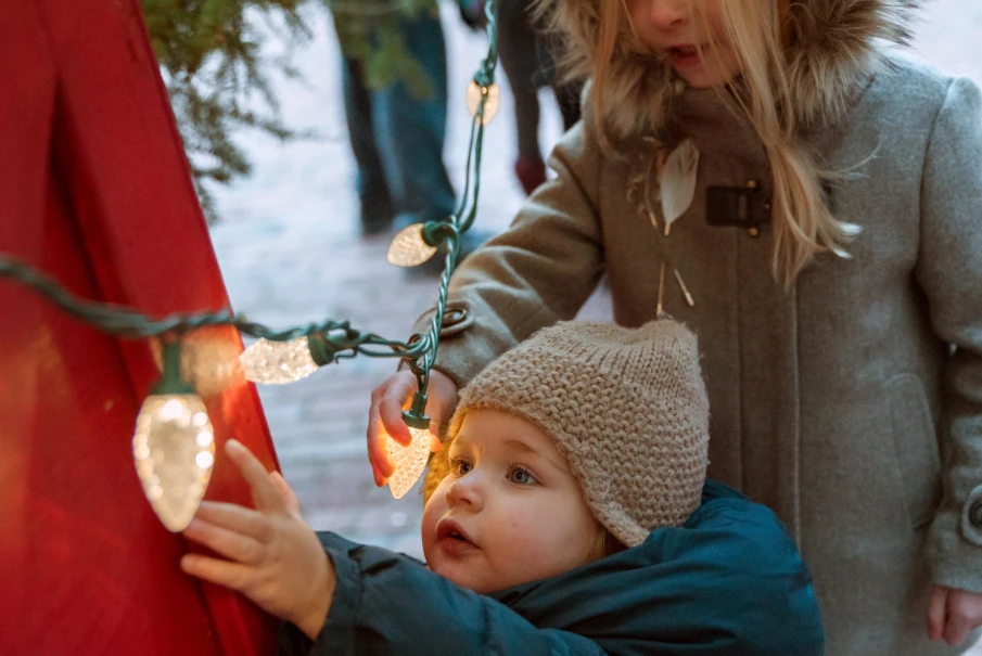 Streamline your holiday plans with top winter family activities in Phoenix and reliable in-home care from Jovie.